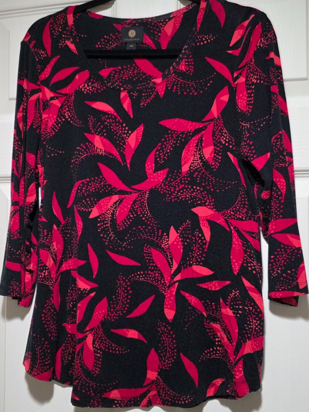 JM Collection Petite Medium Red Black Abstract Leaf Print Top